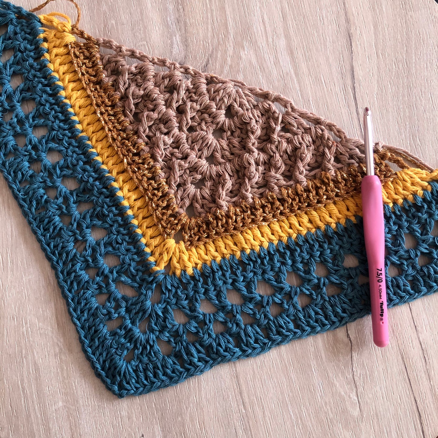 Patrón Pañuelo Little Shine + Kit de tejido